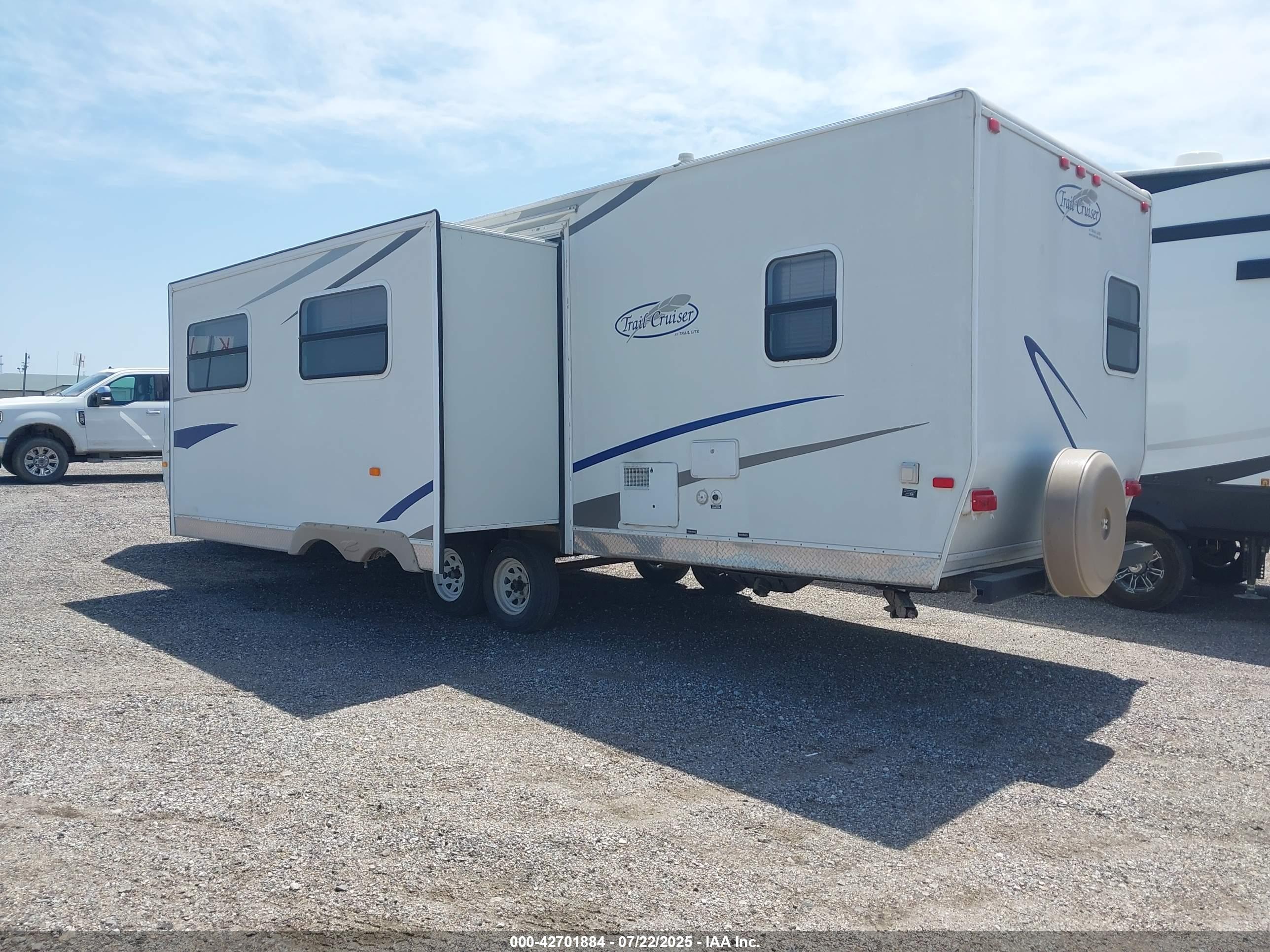 2008 R-VISION R-Vision — VIN 4WYT02S2081213419 — photo 3